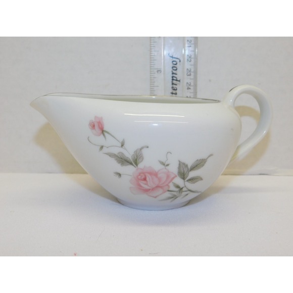 Other - Castlecourt FIne China Japan Rose Bouquet Creamer